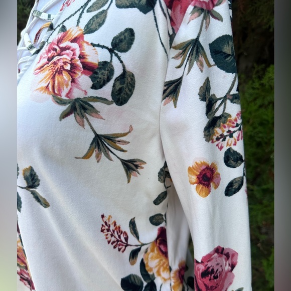 No Boundaries Women’s Floral Ivory Lace-Up V- Neck Long Sleeve Top/Dress XXL - Picture 3 of 9